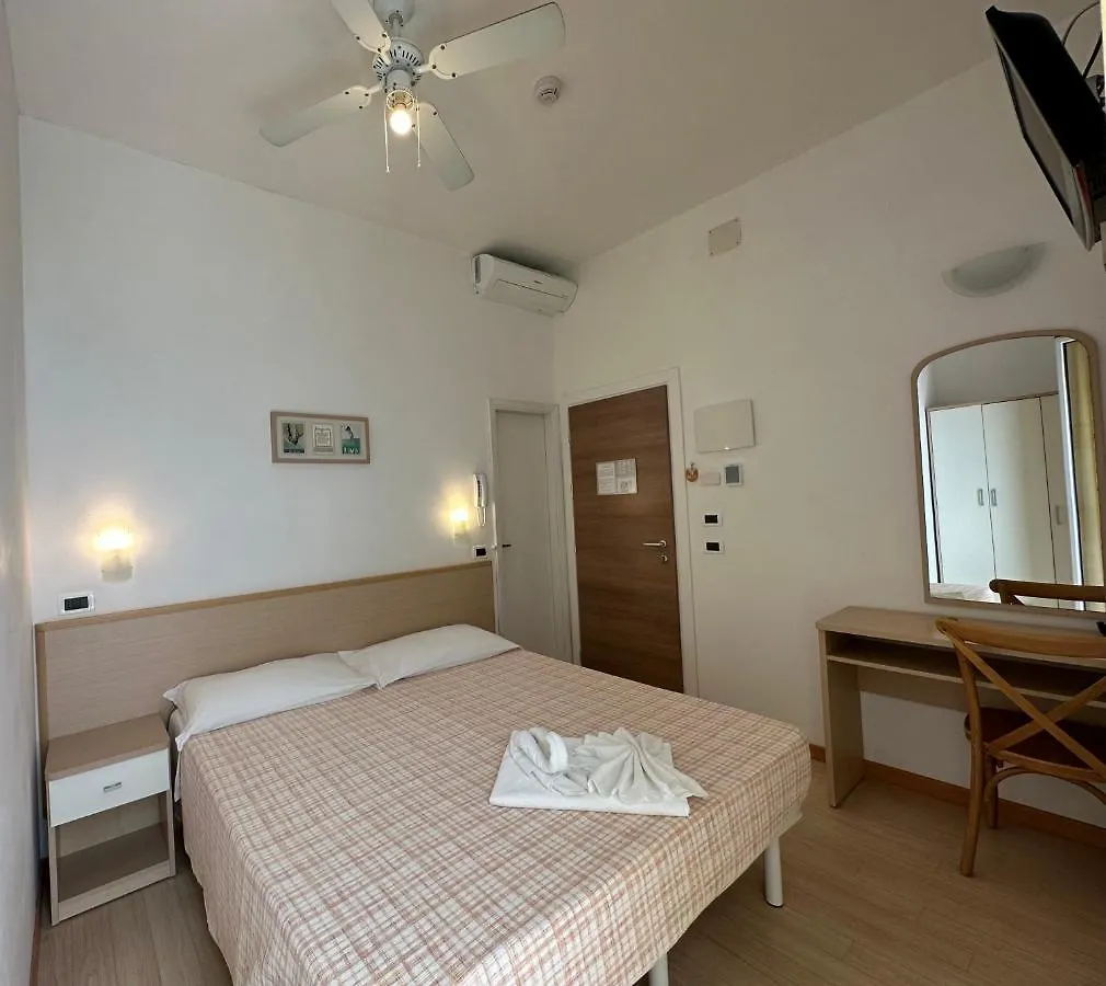 **  Hotel Haarlem Rímini Italia