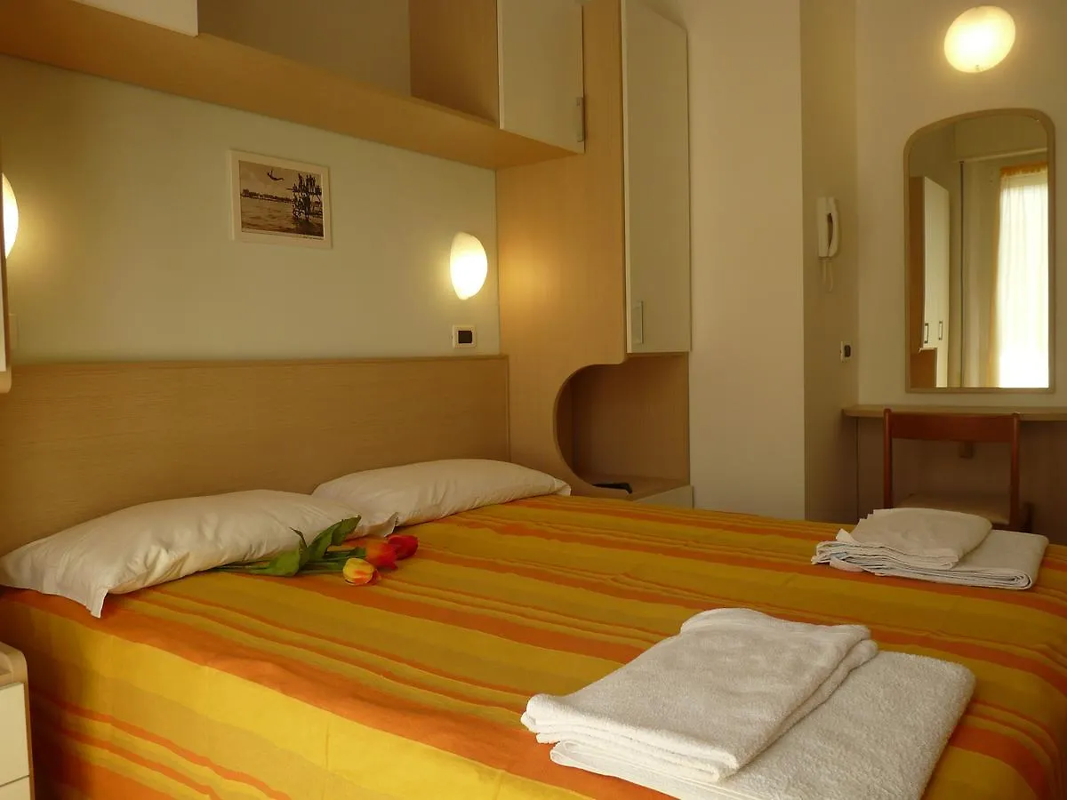 Hotel Haarlem Rímini 2*,  Italia